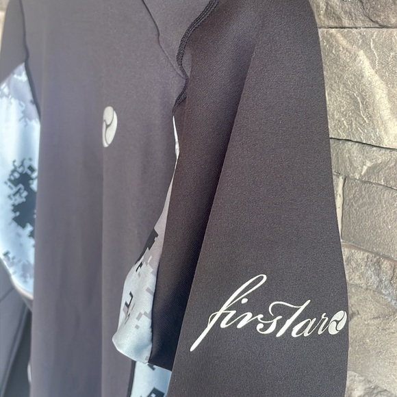 🖤FIRSTSTAR Women’s Black compression shirt - Picture 3 of 7